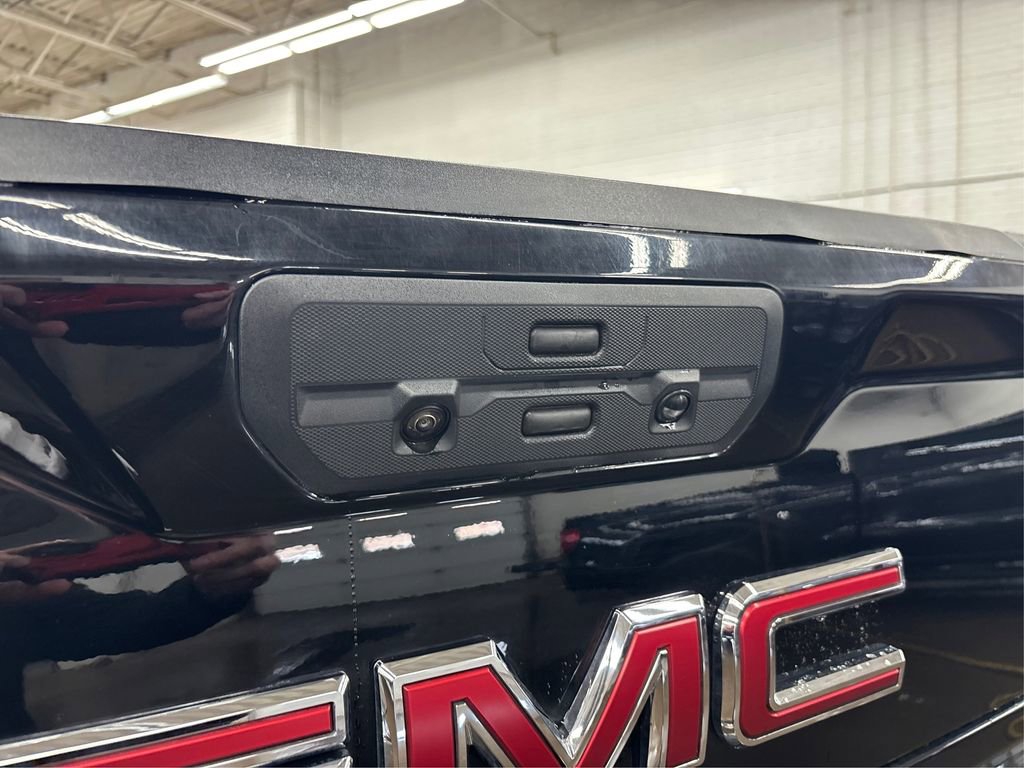 Used 2019 GMC Sierra 1500 SLT w/ SLT Premium Plus Package AWD/4WD image 16