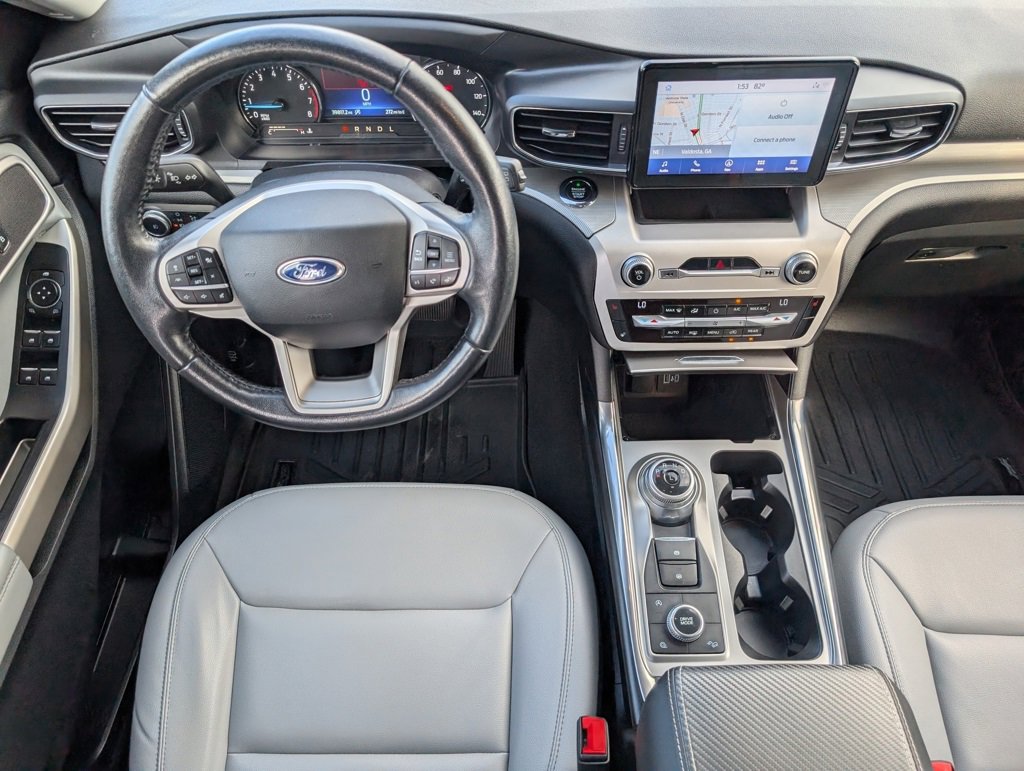 Used 2021 Ford Explorer XLT w/ Equipment Group 202A image 6