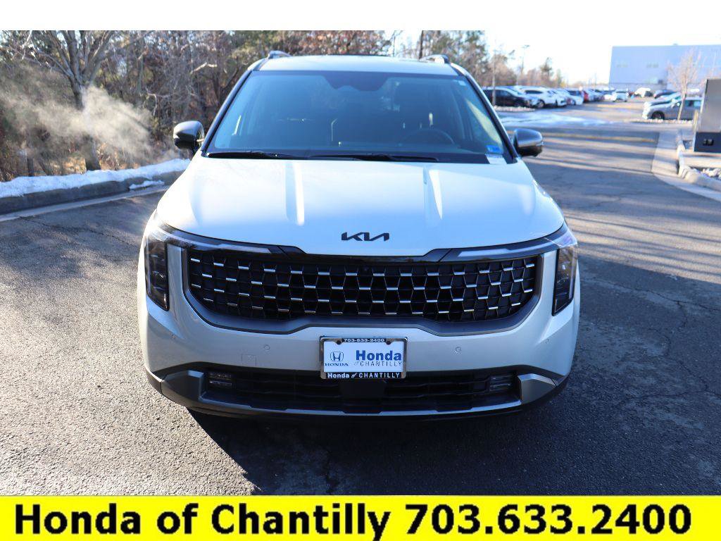 Used 2026 Kia Carnival SX w/ SX Dark Edition Package image 2