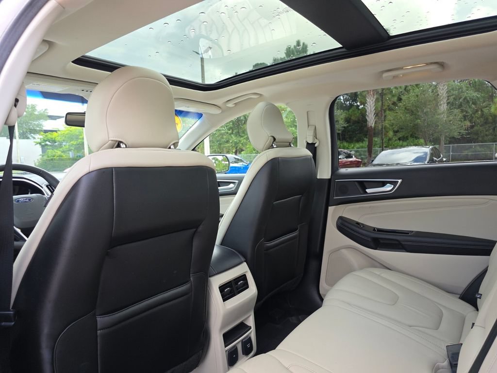 Used 2018 Ford Edge Titanium w/ Technology Package AWD/4WD image 24