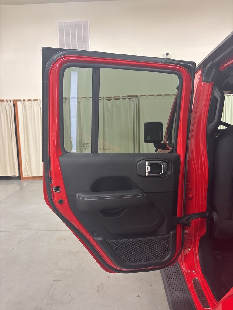 Used 2021 Jeep Wrangler Unlimited Sahara w/ LED Lighting Group image 25