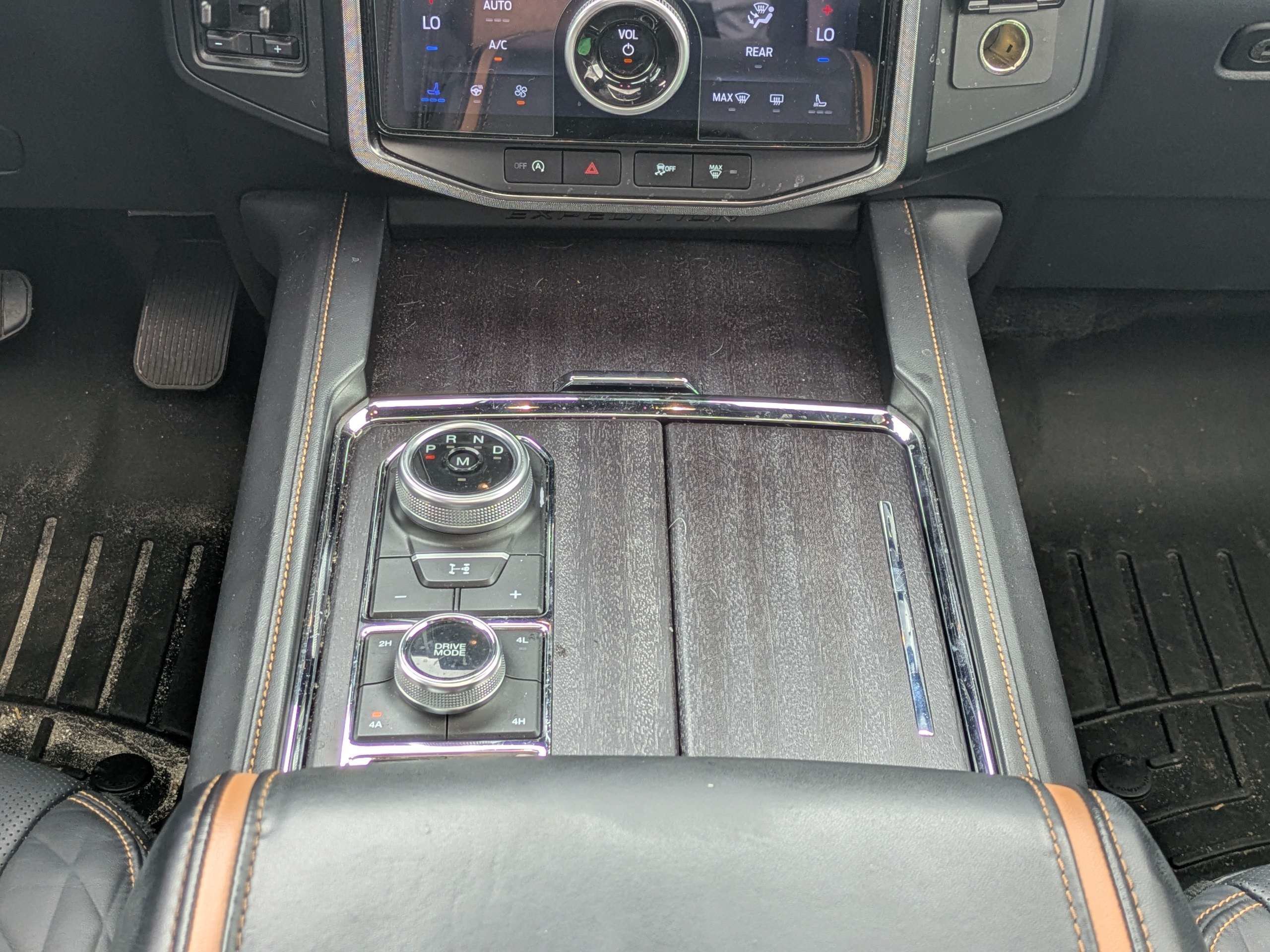 Used 2024 Ford Expedition Max Platinum AWD/4WD image 19