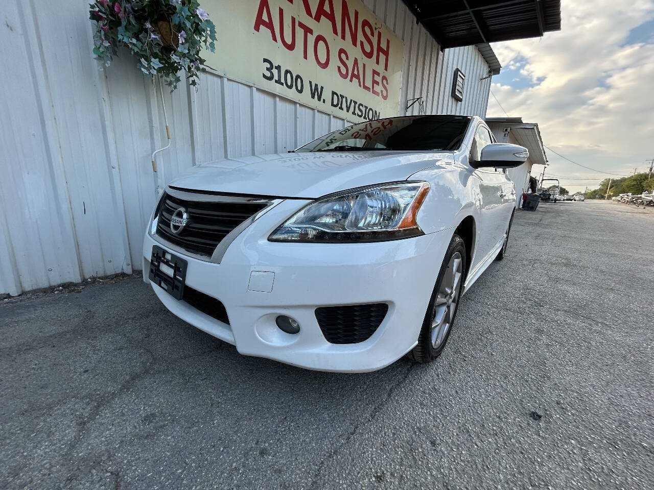 Used 2015 Nissan Sentra SR w/ Navigation Package FWD image 8