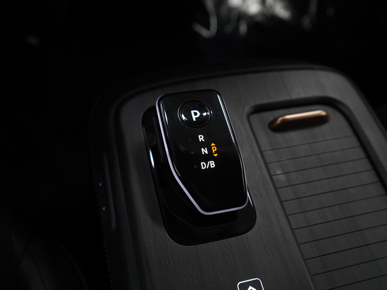 Used 2024 Nissan Ariya AWD image 22