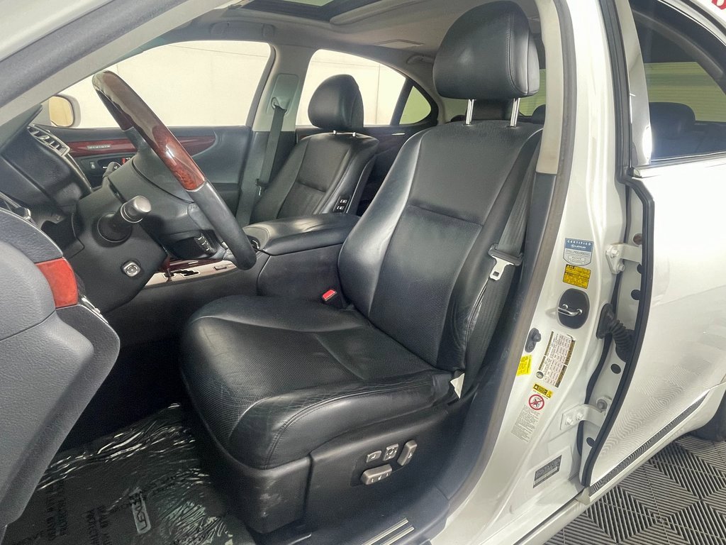 Used 2012 Lexus LS 460 image 22