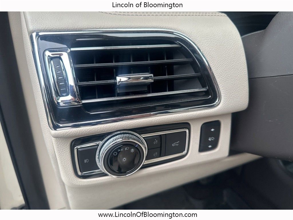 Used 2018 Lincoln Navigator Reserve w/ Technology Package image 15