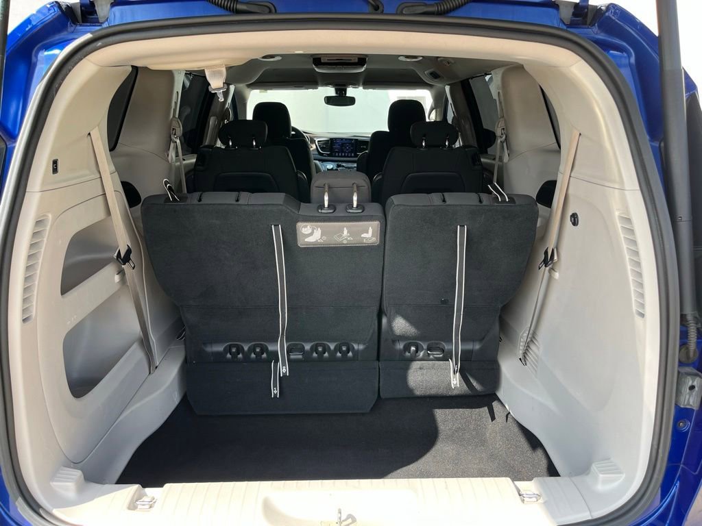 Used 2018 Chrysler Pacifica Touring Plus FWD image 23