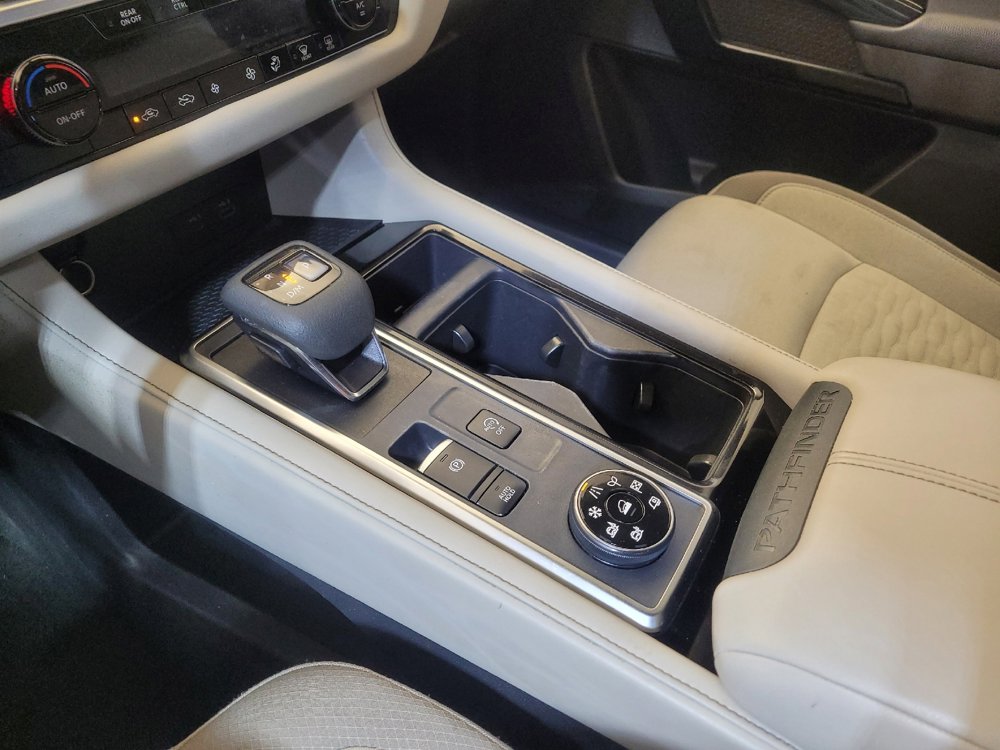 Used 2022 Nissan Pathfinder SV image 26