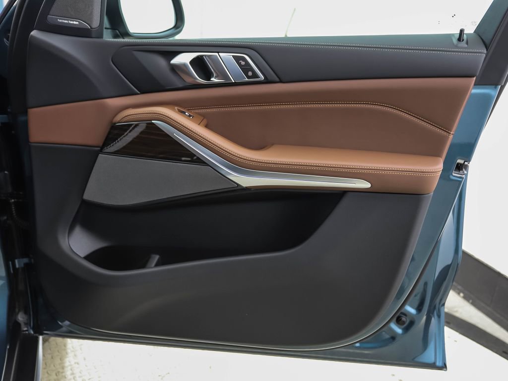 New 2026 BMW X5 xDrive50e w/ Premium Package image 29