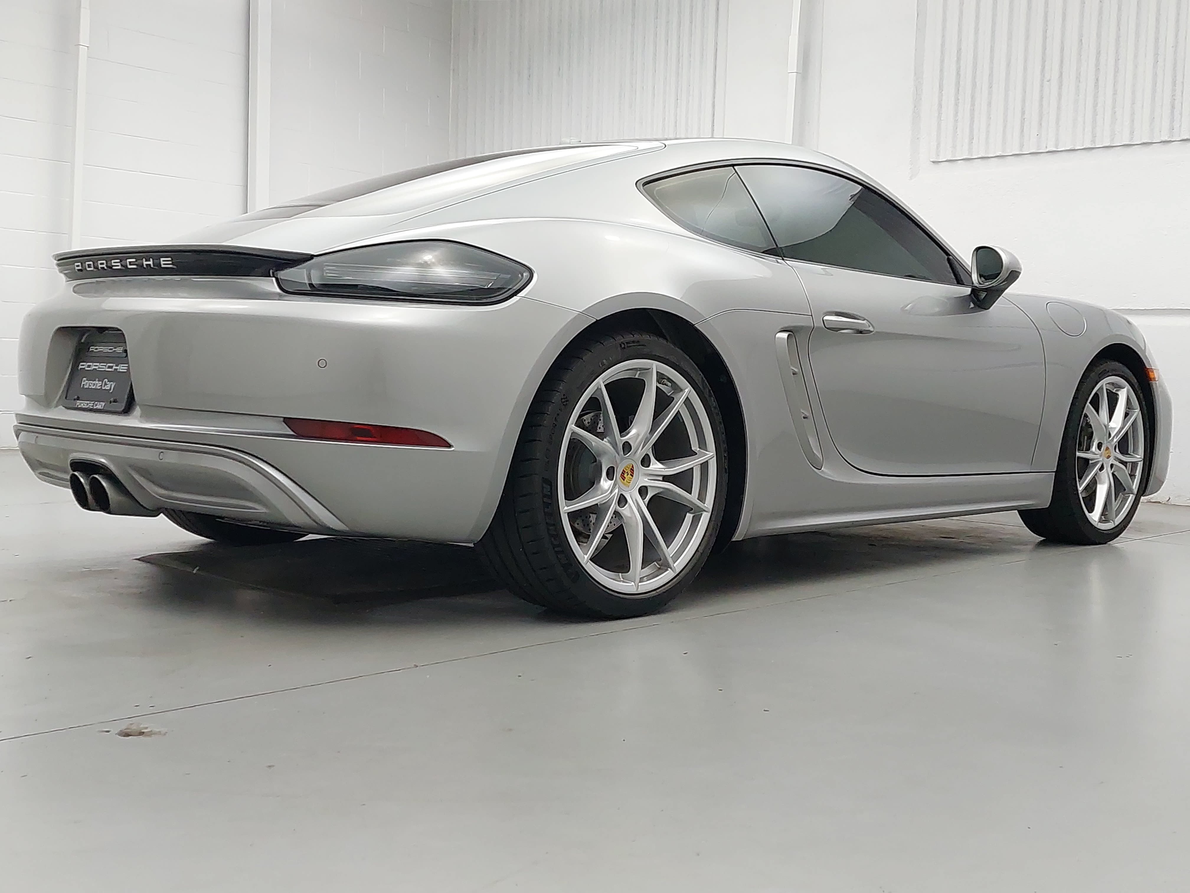 Certified 2025 Porsche 718 Cayman RWD image 7