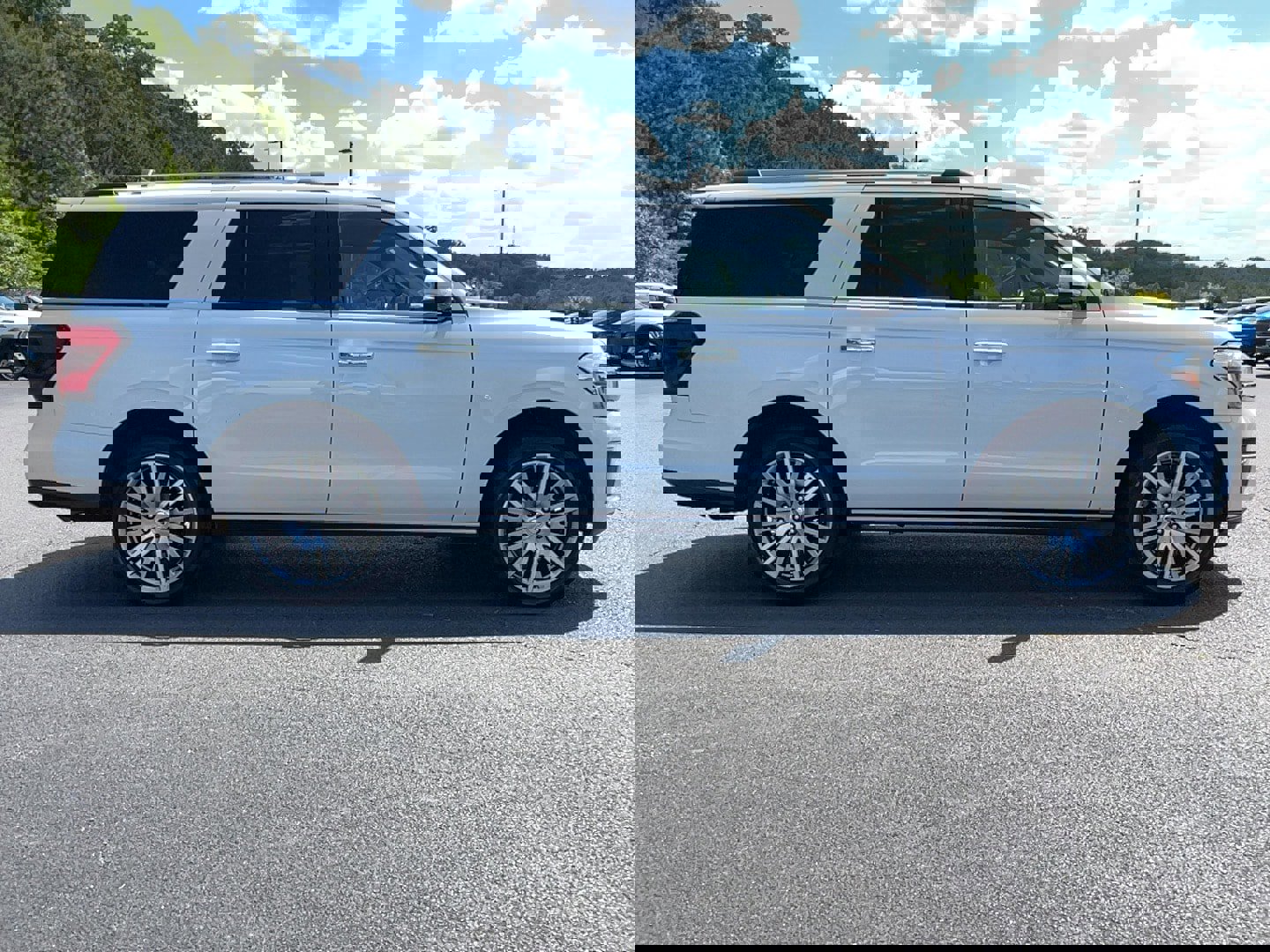 Used 2024 Ford Expedition Max Limited AWD/4WD image 4