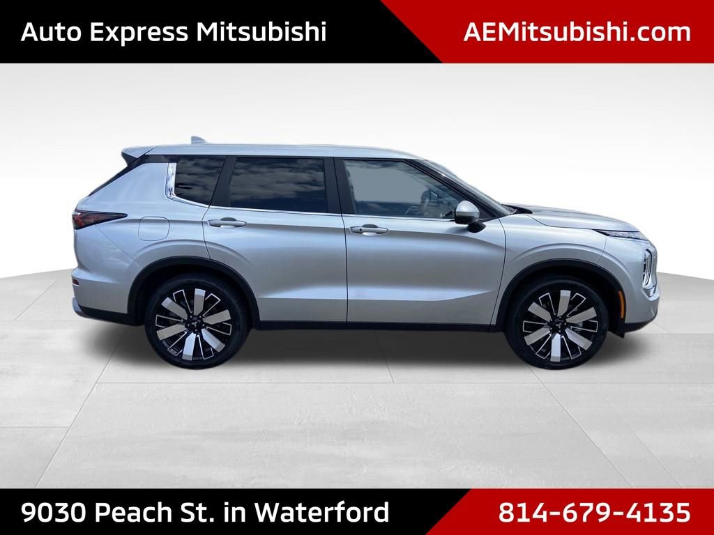 New 2026 Mitsubishi Outlander SE image 8