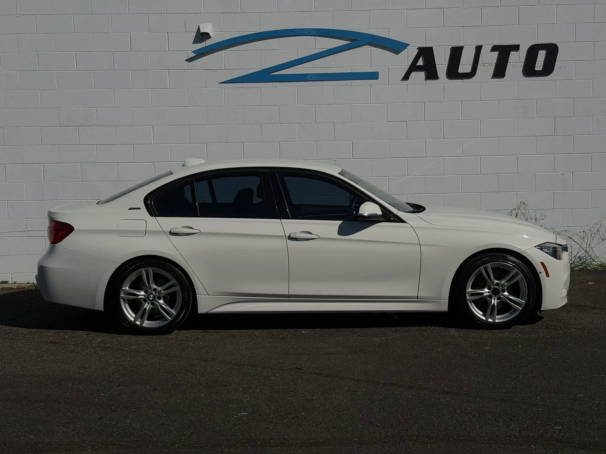 Used 2016 BMW 330e 330e Sedan 4D image 6