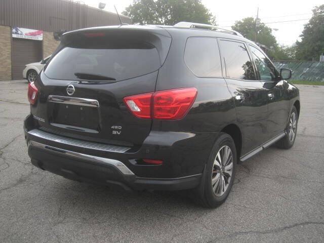 Used 2017 Nissan Pathfinder SV w/ SV Cold Weather Package AWD/4WD image 5