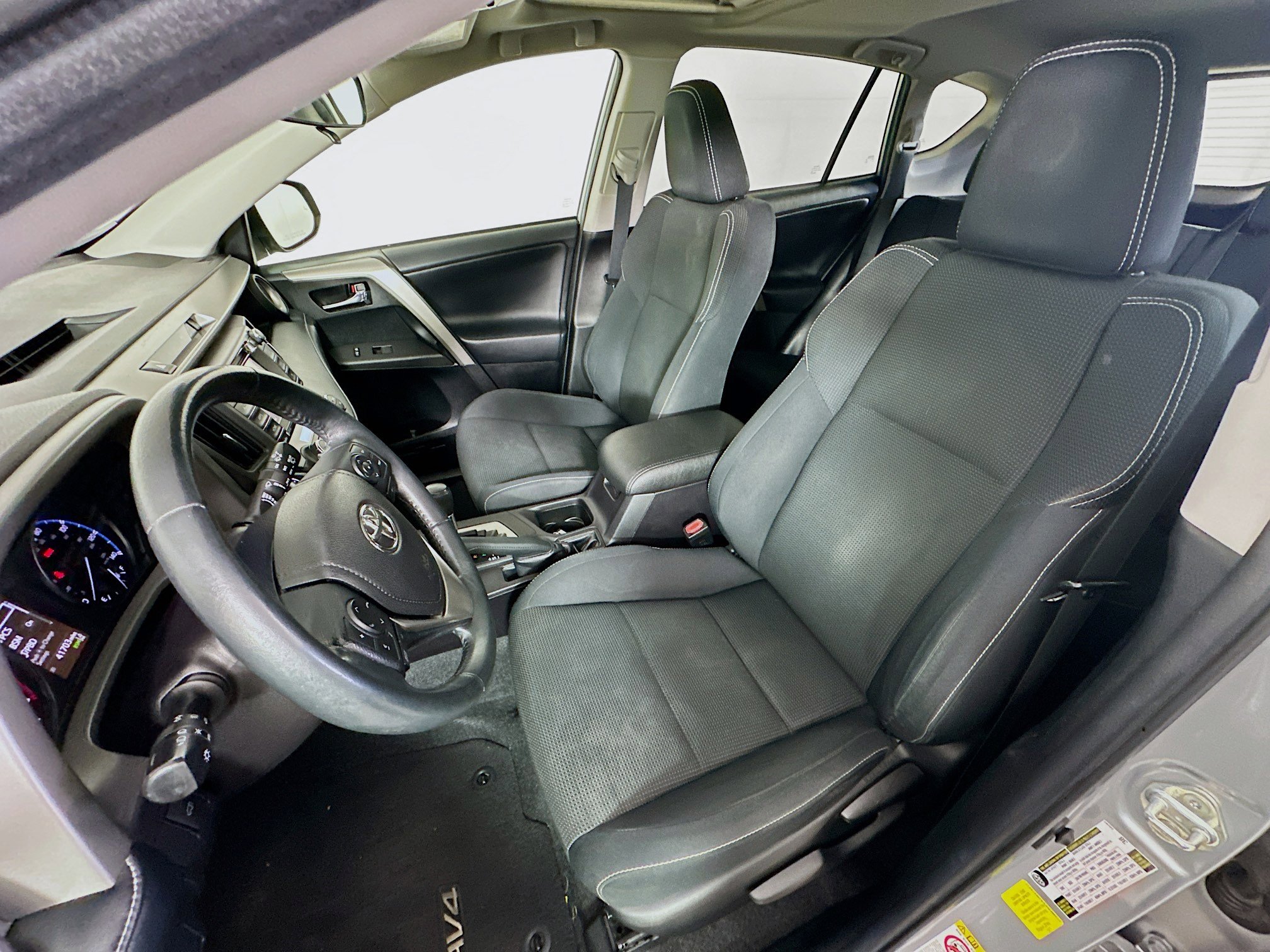 Used 2018 Toyota RAV4 XLE image 13