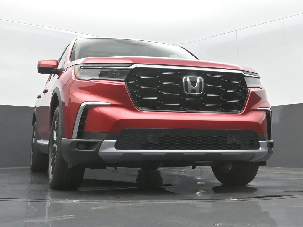 New 2025 Honda Pilot Touring image 5