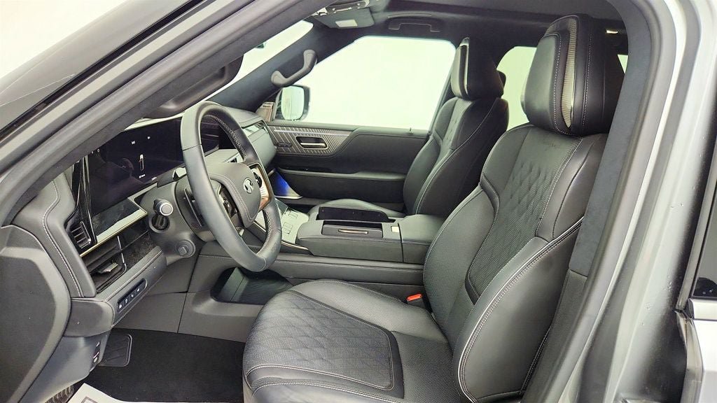 Used 2025 INFINITI QX80 Autograph AWD/4WD image 21