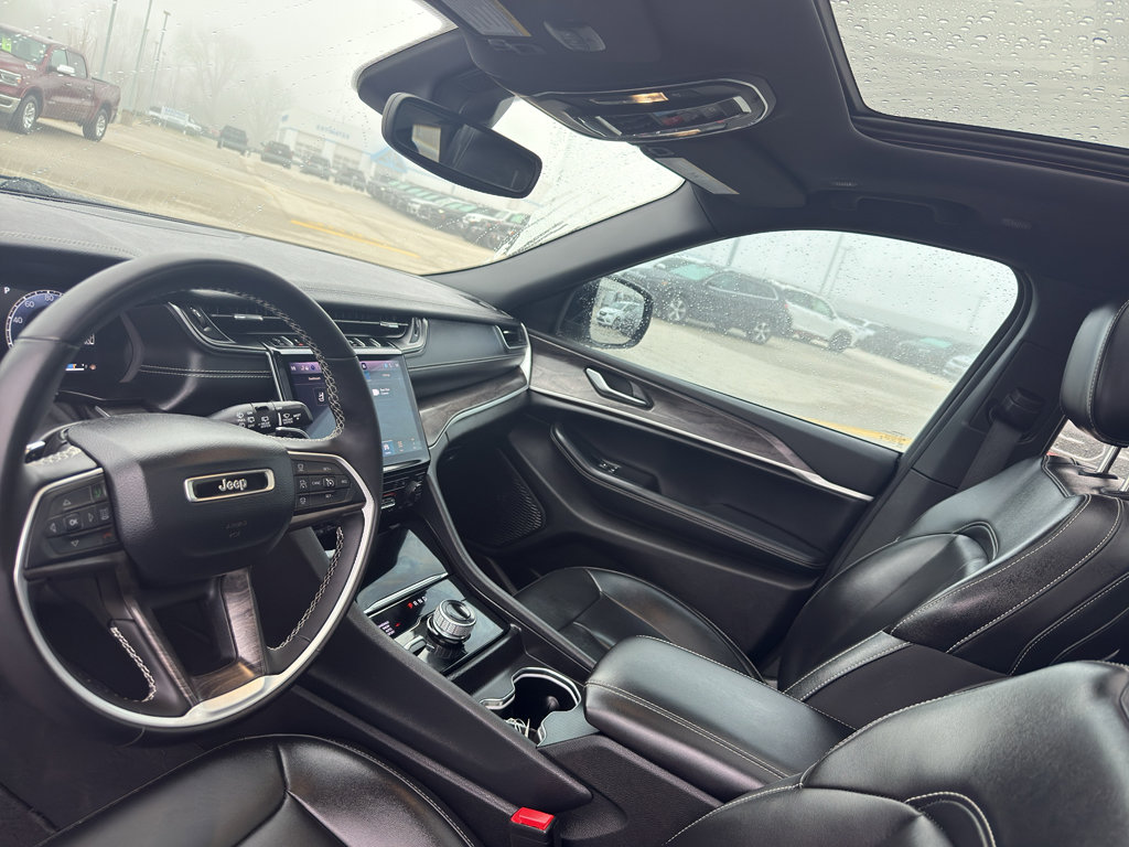 Used 2024 Jeep Grand Cherokee L Limited image 26