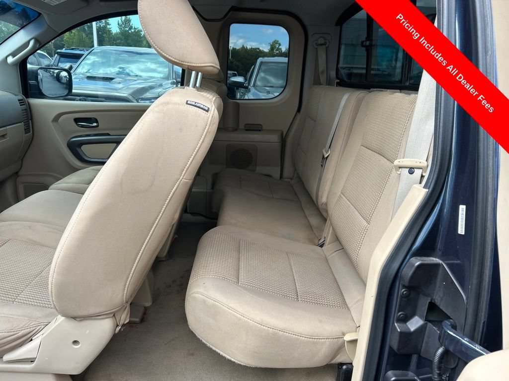 Used 2015 Nissan Titan SV w/ Tow Package RWD image 10