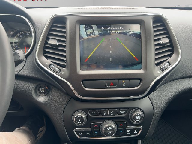 Used 2022 Jeep Cherokee Trailhawk w/ Sun, Sound & Nav Group AWD/4WD image 22