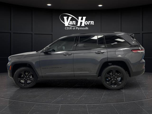Used 2023 Jeep Grand Cherokee Altitude image 11