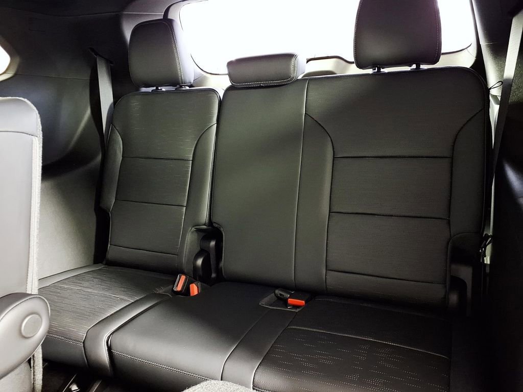 New 2026 Buick Enclave Sport Touring w/ Super Cruise Package image 17