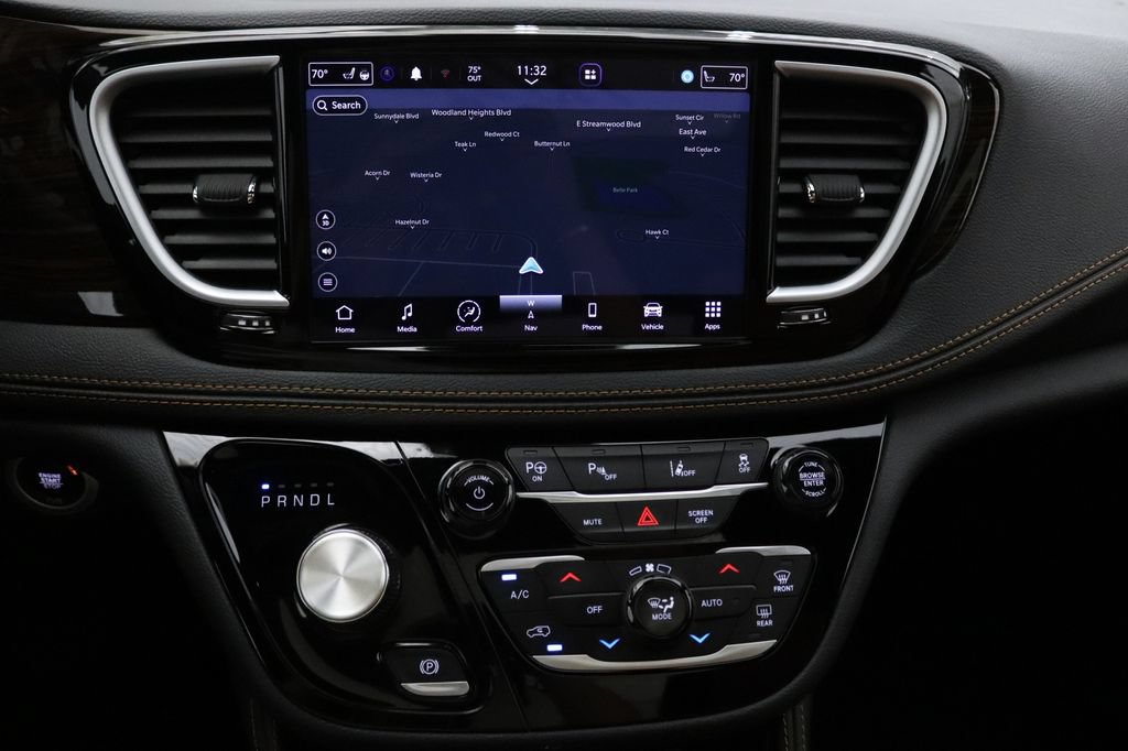 Used 2023 Chrysler Pacifica Pinnacle FWD image 21