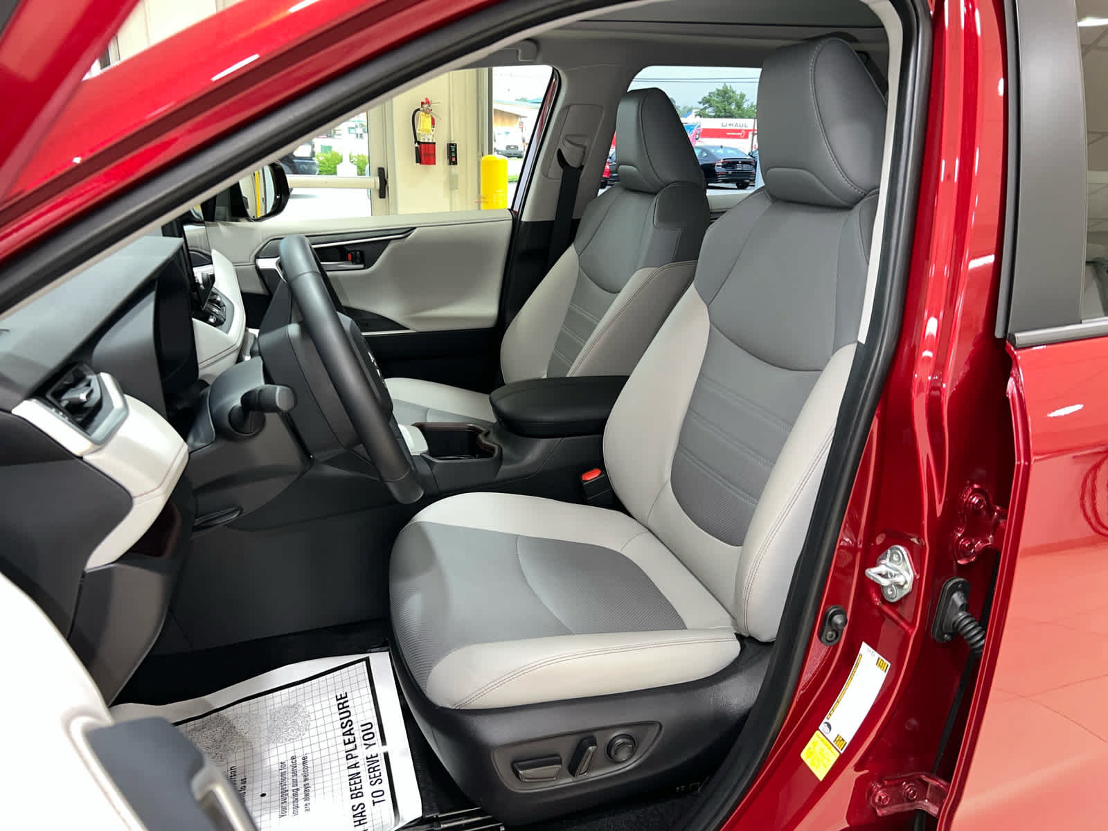 Used 2025 Toyota RAV4 Limited w/ Advanced Technology Package AWD/4WD image 17