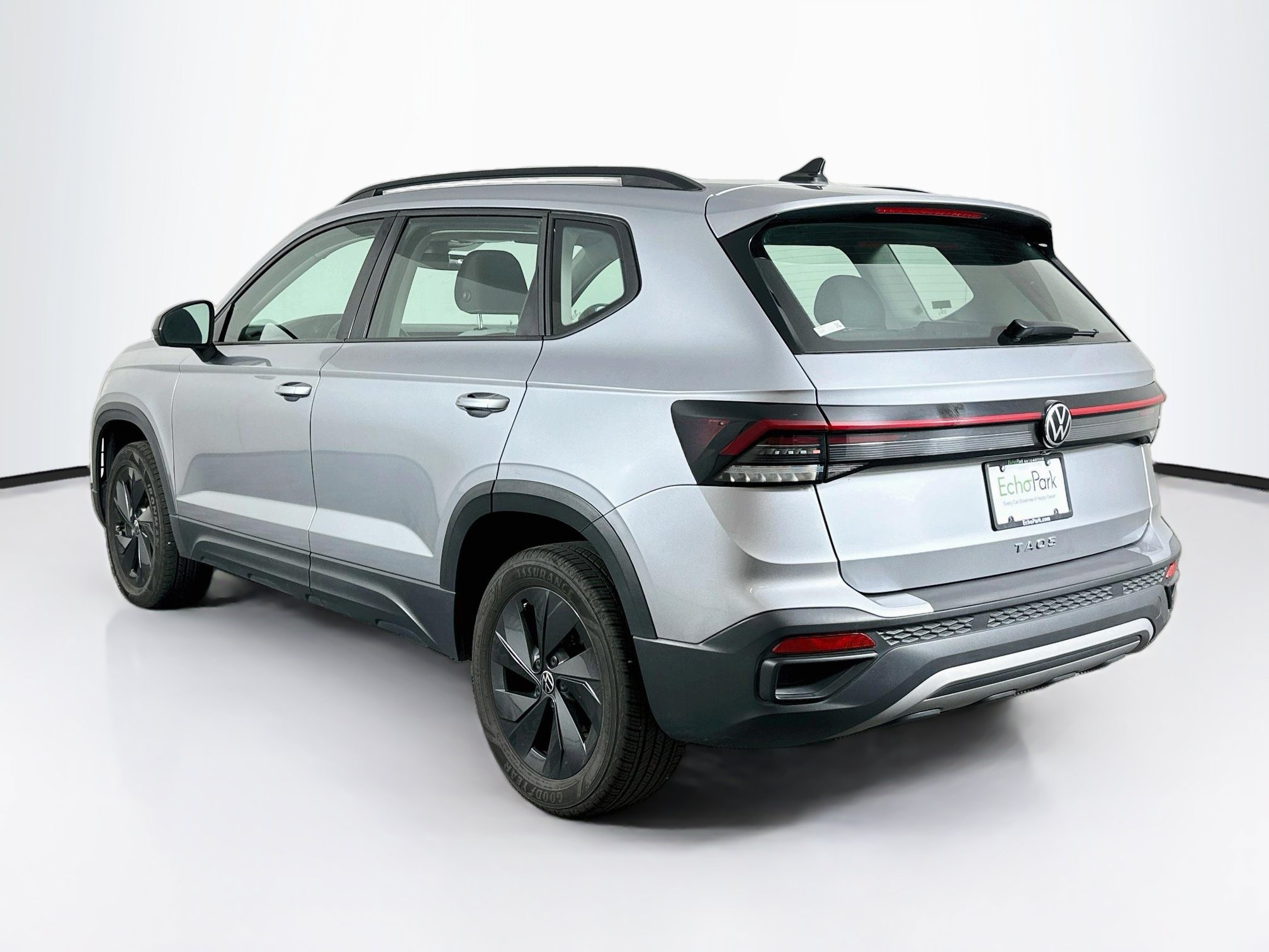 Used 2025 Volkswagen Taos S FWD image 5