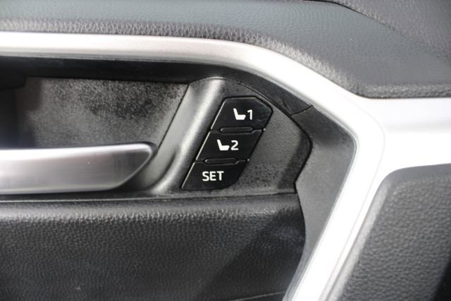 Used 2023 Toyota RAV4 XLE Premium image 16