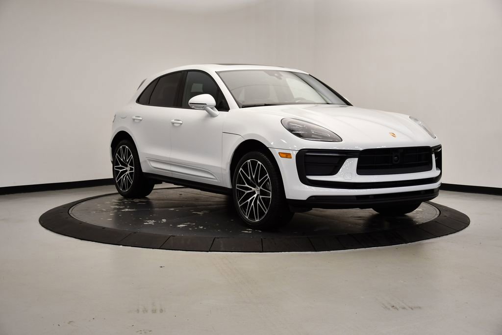 Used 2025 Porsche Macan image 7
