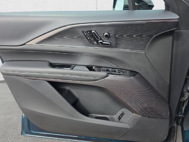 Certified 2024 Cadillac Lyriq Luxury w/ LPO, Floor Liner Package AWD/4WD image 25