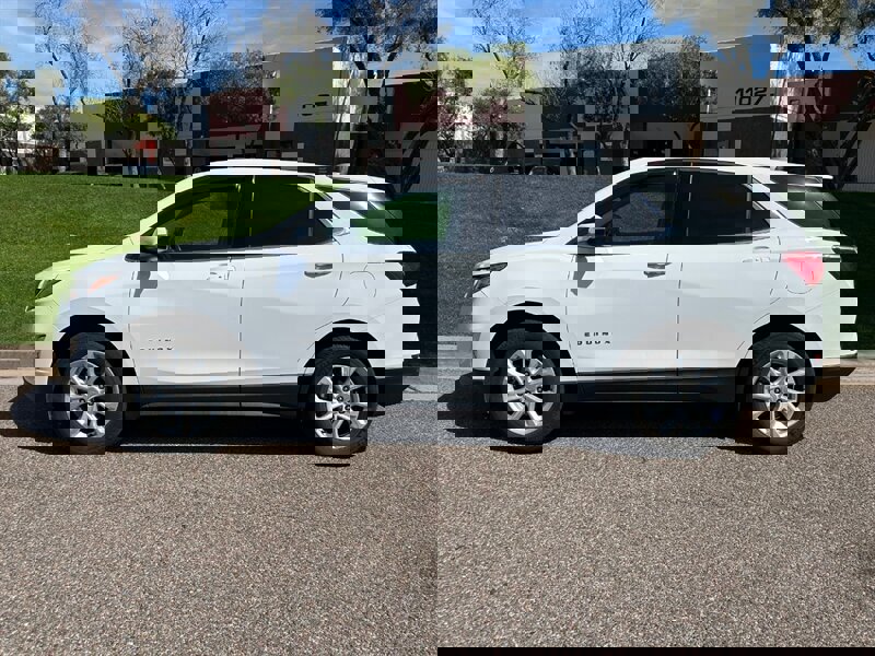 Used 2019 Chevrolet Equinox LT w/ Driver Convenience Package image 2