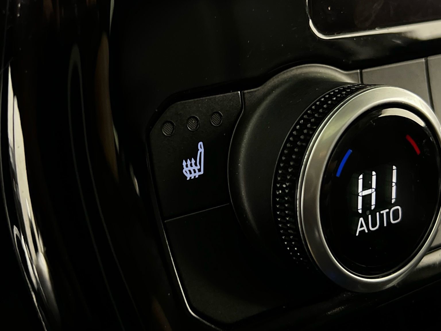 Used 2023 Toyota Highlander XLE image 19