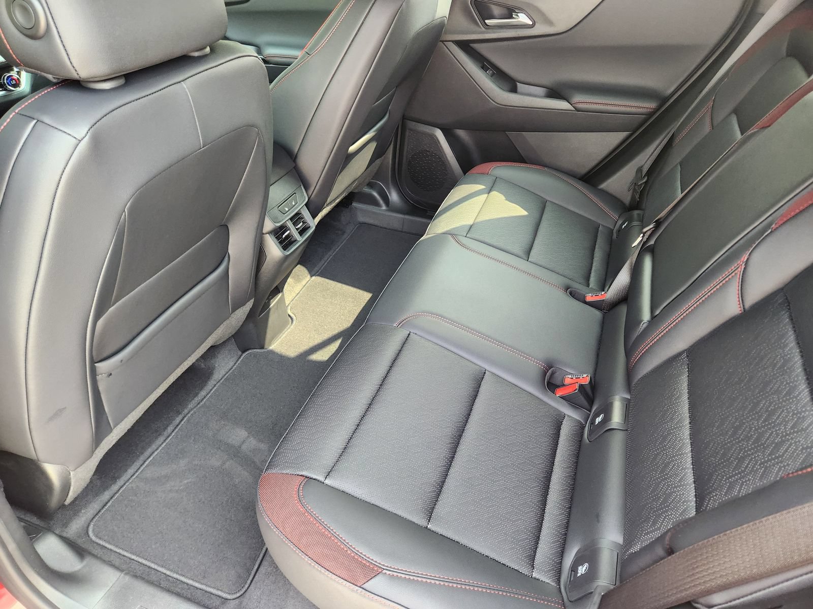 New 2027 Chevrolet Equinox RS w/ Convenience Package III FWD image 24