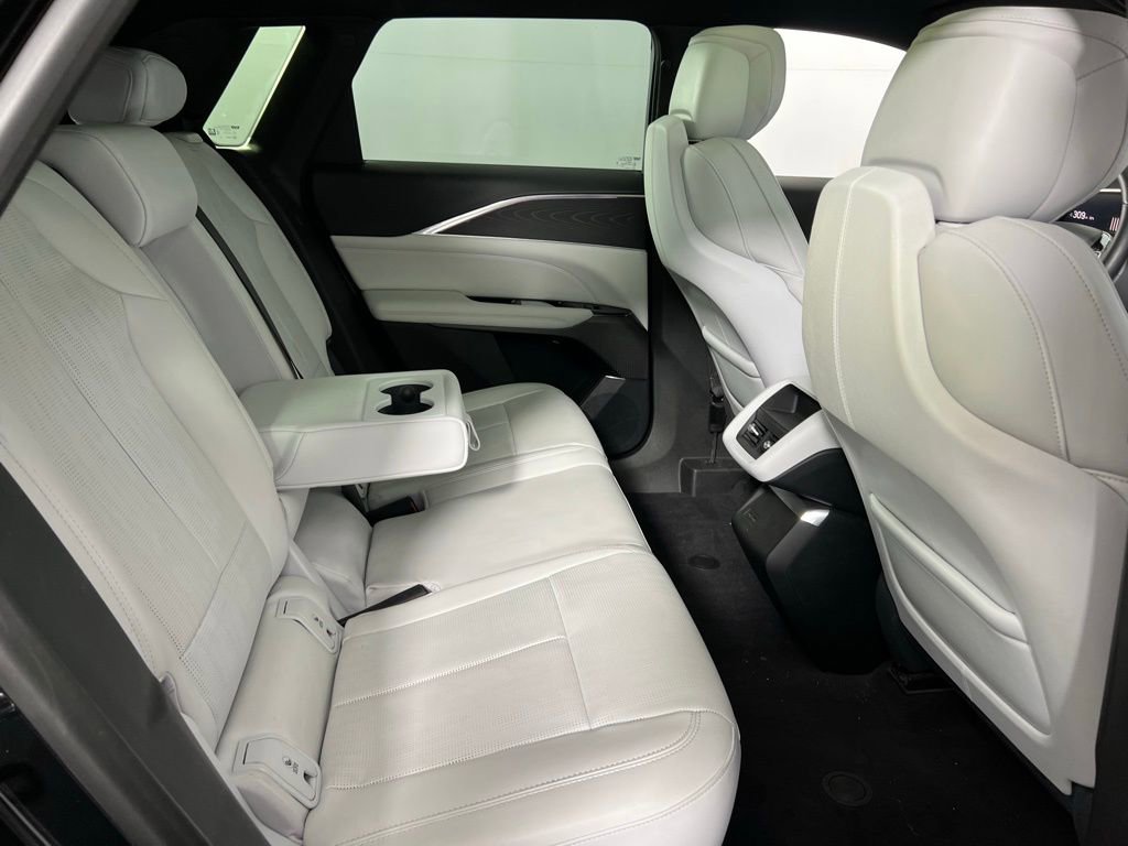 Used 2024 Cadillac Lyriq Sport image 31