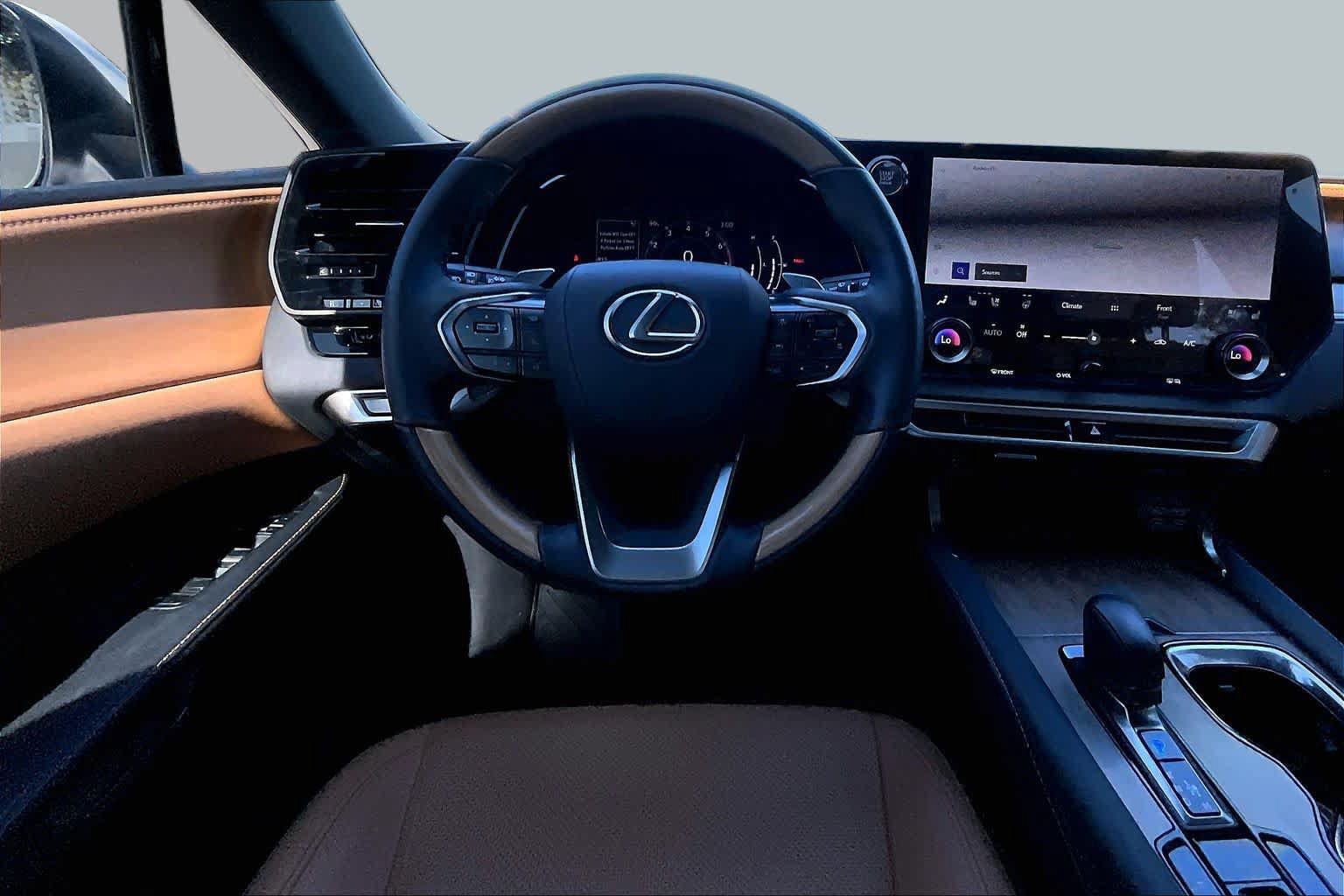 Used 2024 Lexus RX 350 Premium w/ Accessory Package (Z1) FWD image 6