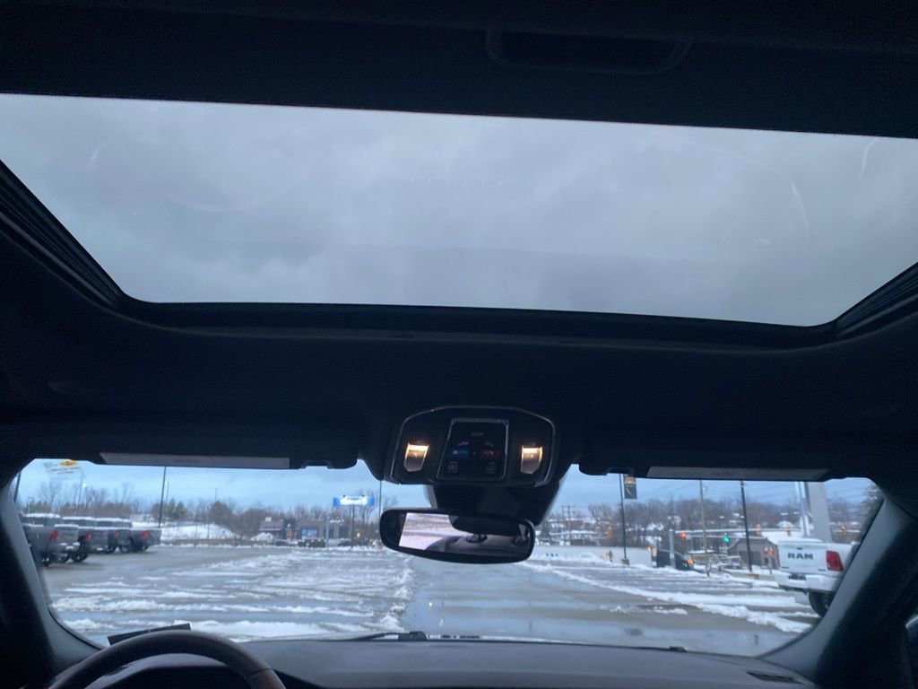 Used 2023 Jeep Grand Cherokee L Laredo image 23