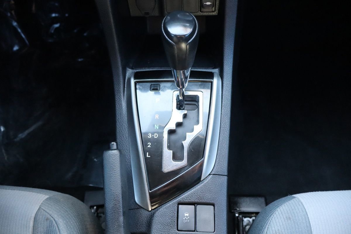 Used 2014 Toyota Corolla L image 35