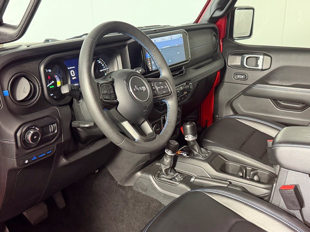 Used 2024 Jeep Wrangler Unlimited Rubicon 4xe AWD/4WD image 17