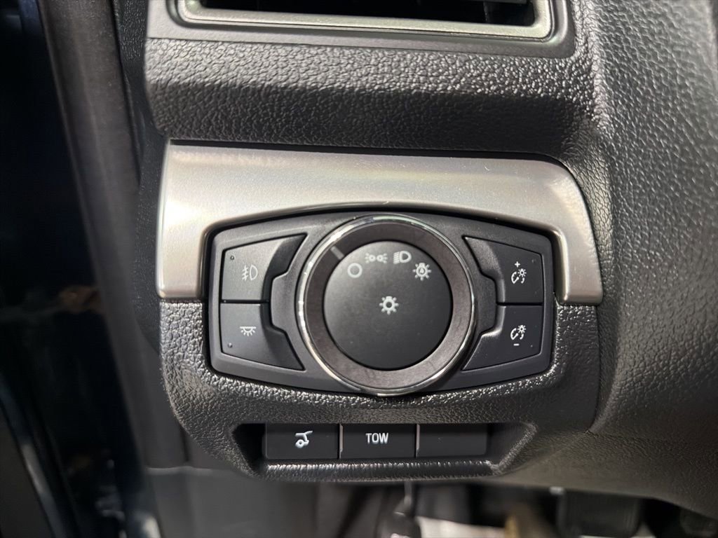 Used 2019 Ford Explorer XLT w/ Equipment Group 202A image 22