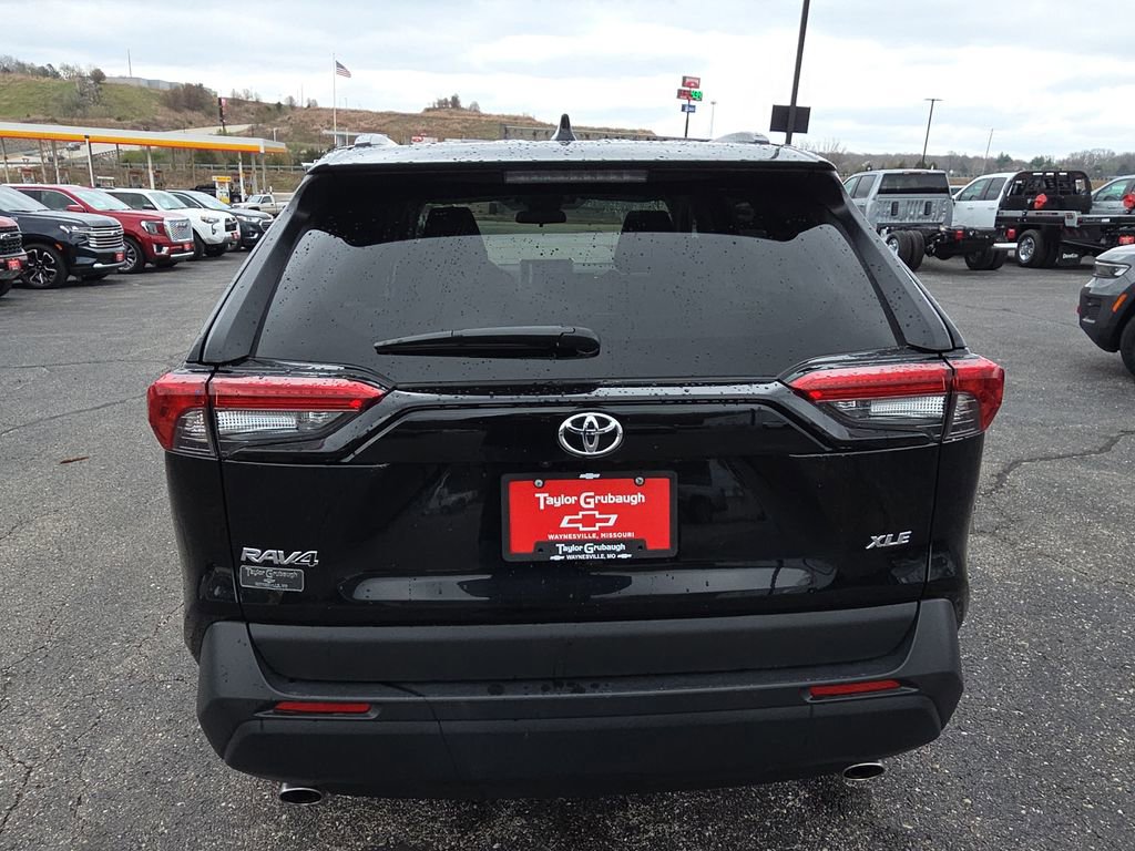 Used 2025 Toyota RAV4 XLE FWD image 7