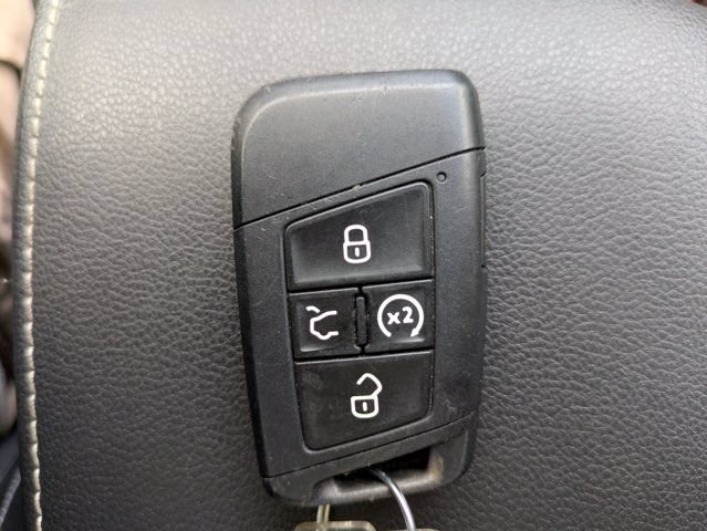 Used 2022 Volkswagen Taos SE w/ Panoramic Sunroof Package FWD image 31