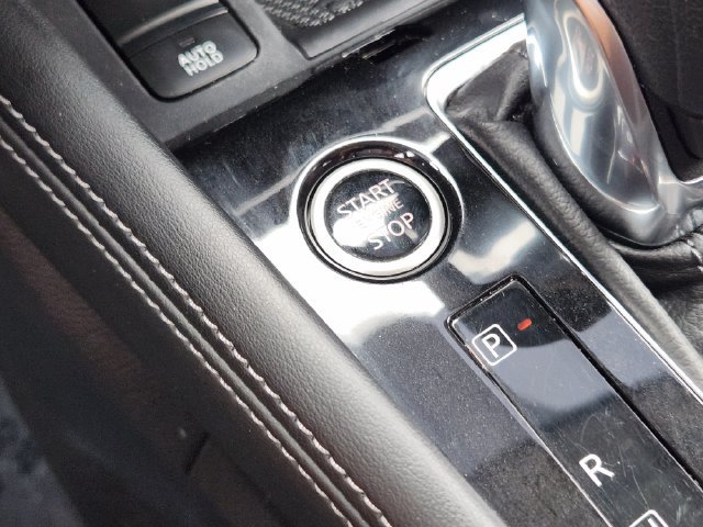 Used 2023 Nissan Kicks SR FWD image 8