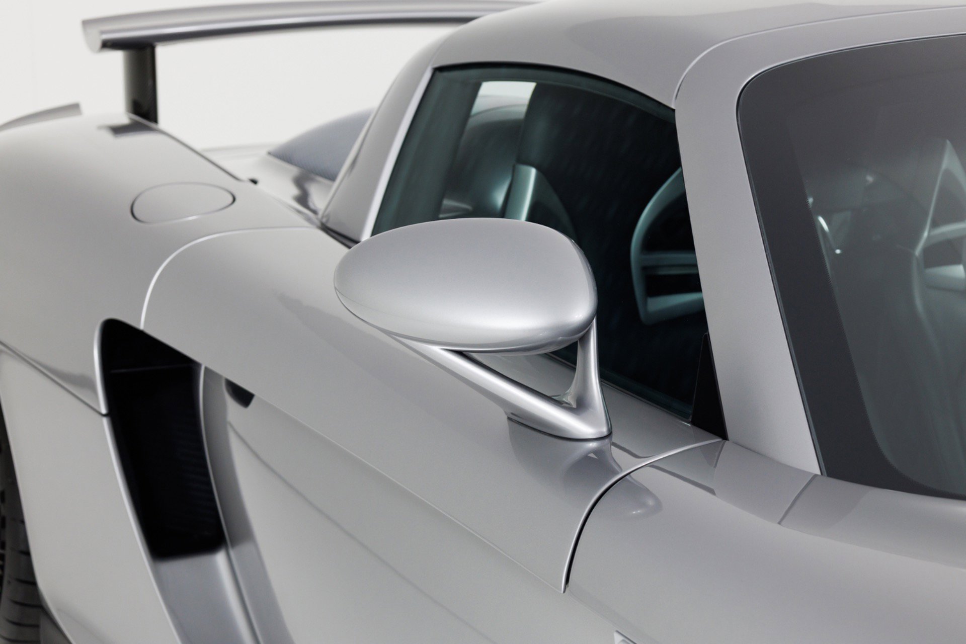 Used 2004 Porsche Carrera GT RWD image 64