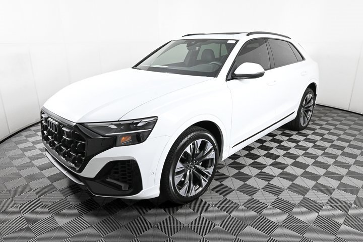 New 2025 Audi Q8 Premium image 3