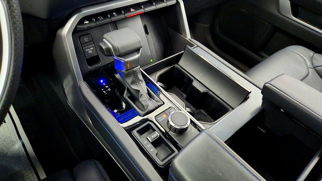 Used 2025 Toyota Sequoia Platinum image 17