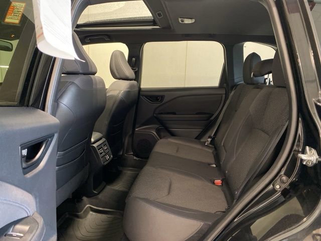 Used 2025 Subaru Forester Premium image 12