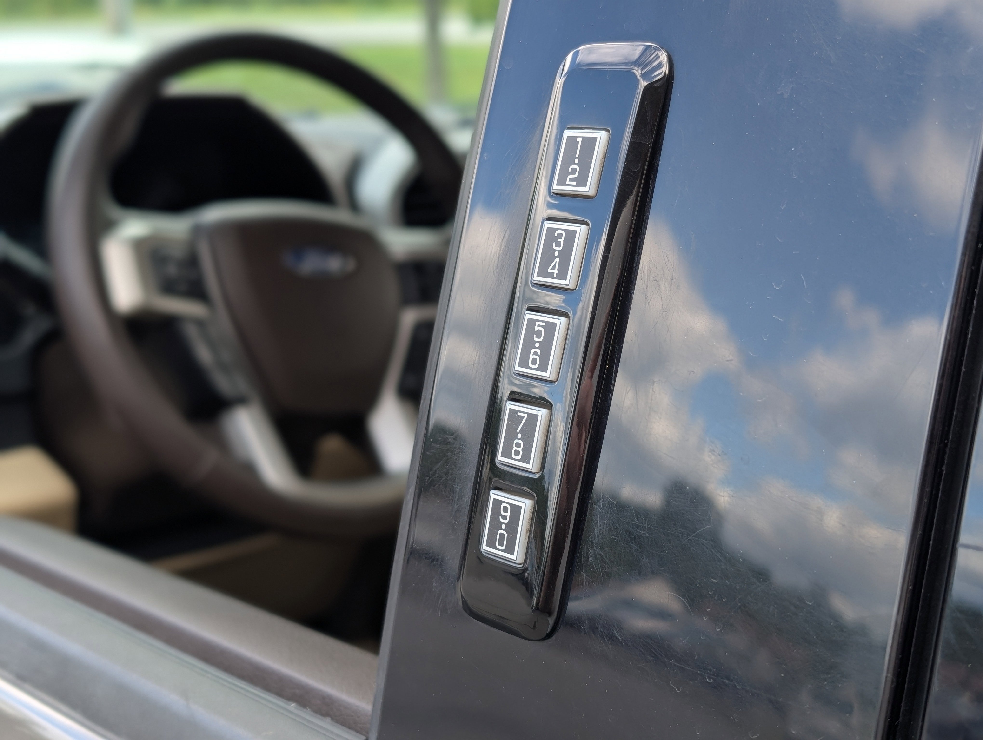 Used 2019 Ford F150 Lariat w/ Equipment Group 502A Luxury image 14