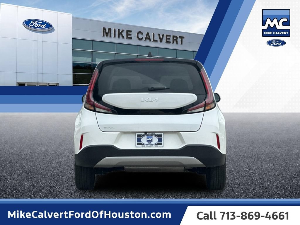 Used 2025 Kia Soul LX w/ LX Technology Package FWD image 4